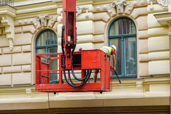 Cost of Building Power Washing in Austin