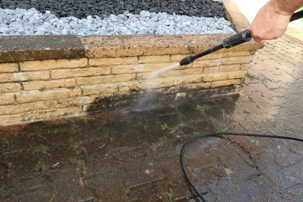 Cost of Retaining Wall Power Washing in Austin